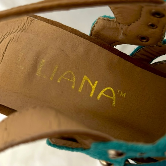 Liliana - Tan and Teal Platform Slingbacks. Size 7.5. - Picture 4 of 9